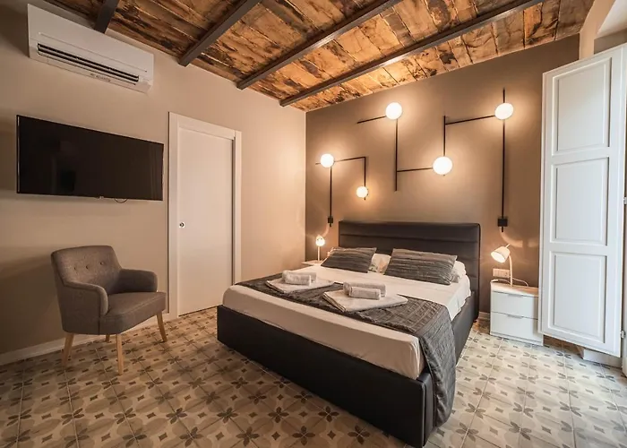 Palazzo Paladini - Luxury Suites In The Heart Of The Old Town